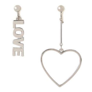 LOVEアシンメトリーイヤリング