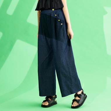 ダブルボタンサスペンダーつきパンツ