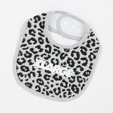 ヒョウ柄ロゴスタイ