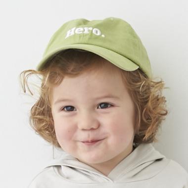 ロゴ刺しゅうキャップ