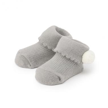 ポンポンつきソックス