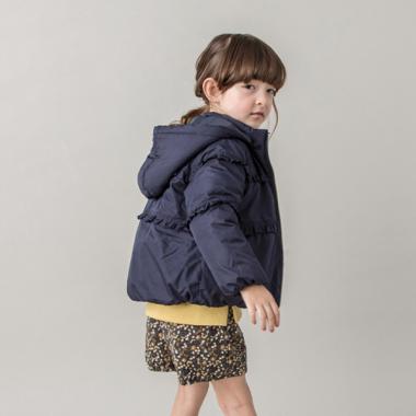 フリルつき中綿入りジャケット