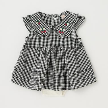 【リンク】イチゴ刺しゅうロンパース(ベビーサイズ)