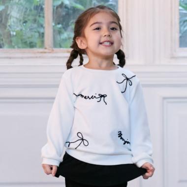 ロゴ刺しゅう長袖Tシャツ