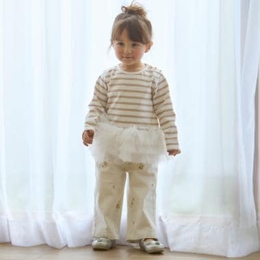 花刺しゅうデニムパンツ