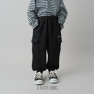 【デイリースタンダードウェアシリーズ】【吸水速乾】ゆったりシルエットのカーゴスウェットパンツ